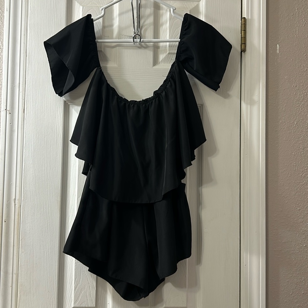 💜💜 2/$20 Mickey & Joey Romper, Black, Small with pockets